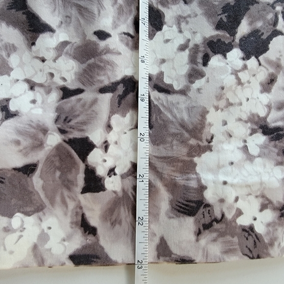 Talbots Grey Toned Floral Skirt Size 18W - Picture 2 of 8